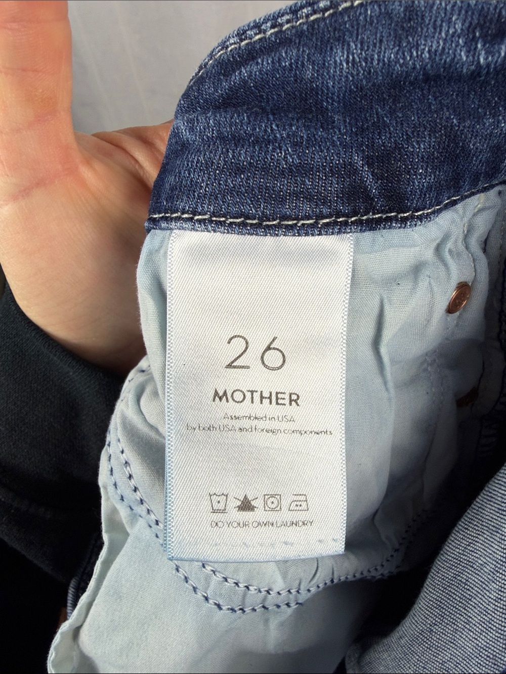MOTHER The Looker Ankle Fray in Invitation Only. - Picture 11 of 13